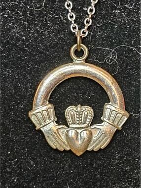 Silver Tone 18" Necklace w/ 1" Pendant Costume Jewelry Vintage Style